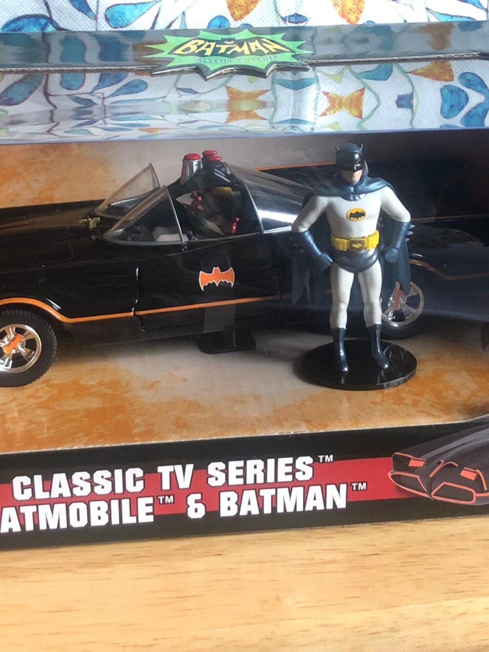 Jada DC Batman Classic TV Series Batmobile & Batman Die-Cast Figure